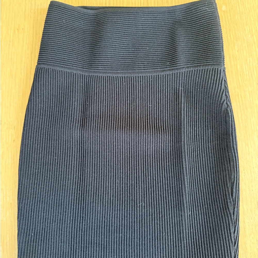Babaton Black Ribbed Pencil Skirt - Sculpt Knit (Aritzia)